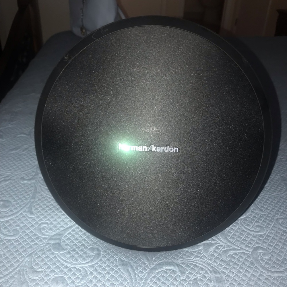 Harman/Kardon Plug-In Bluetooth Speaker
